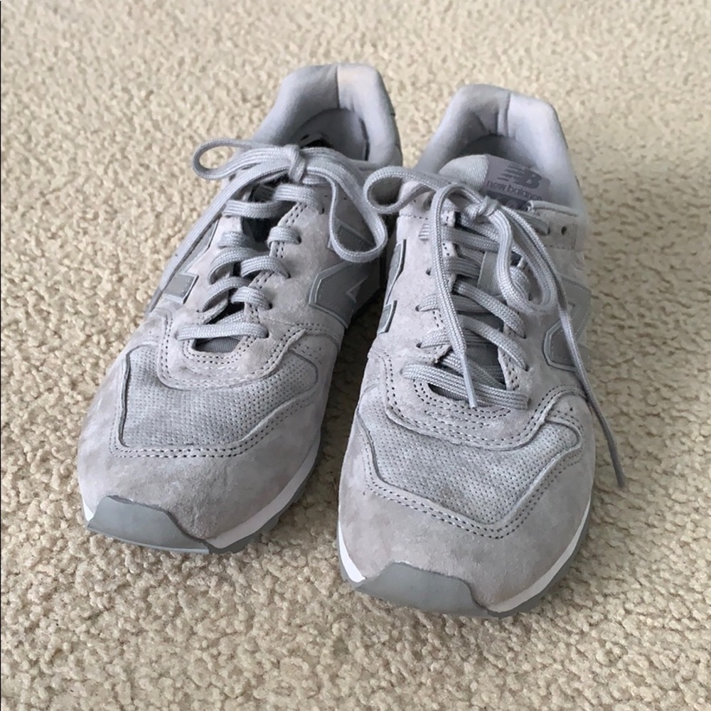 New Balance 696